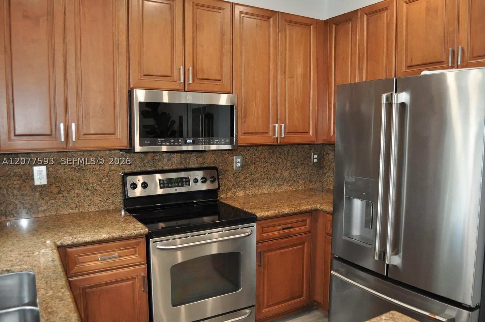 Real estate property located at 7940 108th Pl, Miami-dade, Islands At Doral 1st Addn, Doral, FL