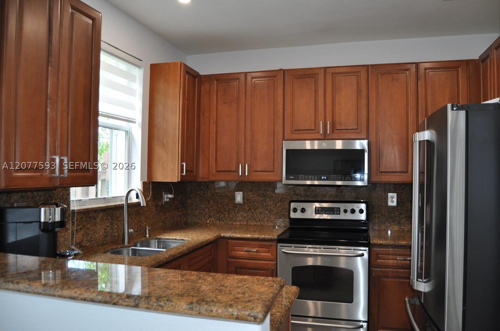 Real estate property located at 7940 108th Pl, Miami-dade, Islands At Doral 1st Addn, Doral, FL