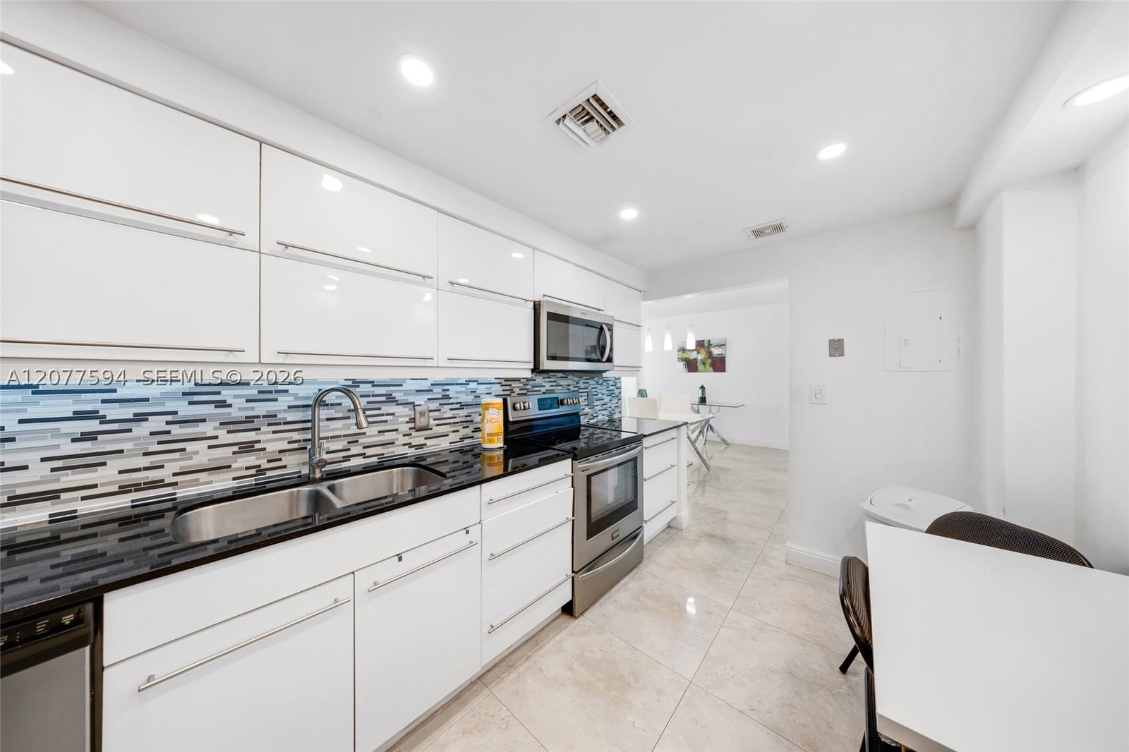 Real estate property located at 3901 Ocean Dr #9J, Broward, Tides On Hollywood Beach, Hollywood, FL