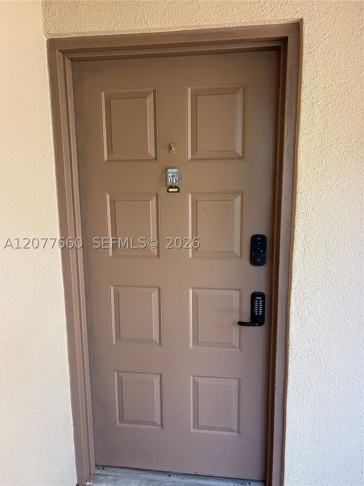 Real estate property located at 6305 Gage Pl #309A, Miami-dade, Eagle Nest Condo, Miami Lakes, FL