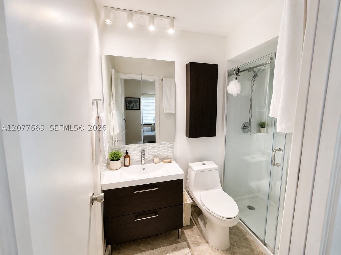 Real estate property located at 10829 30th Pl #221, Broward, North Lake Townhomes Cond, Sunrise, FL