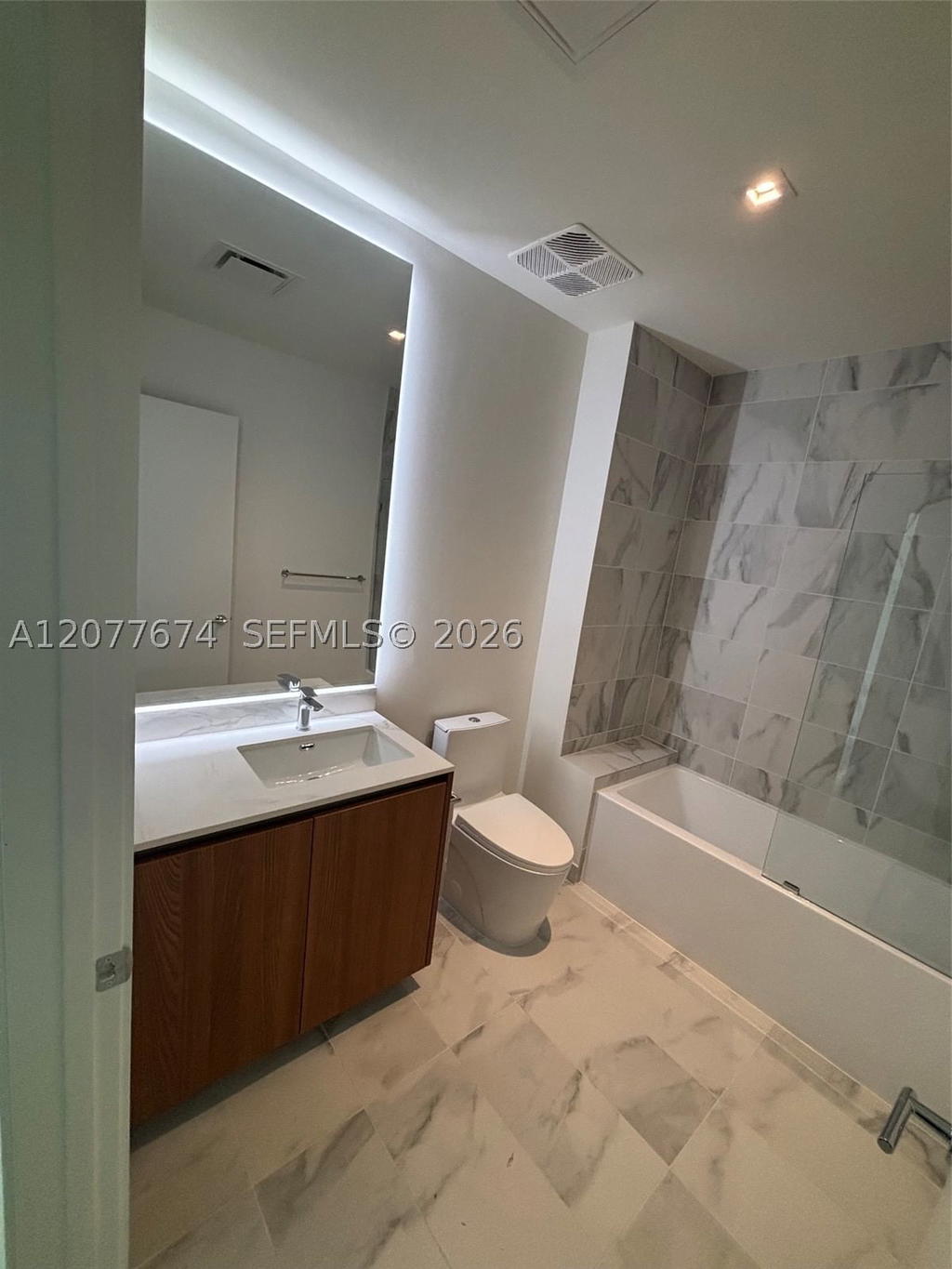 Real estate property located at 1400 Biscayne Blvd #2106, Miami-dade, A S C Tr, Miami, FL