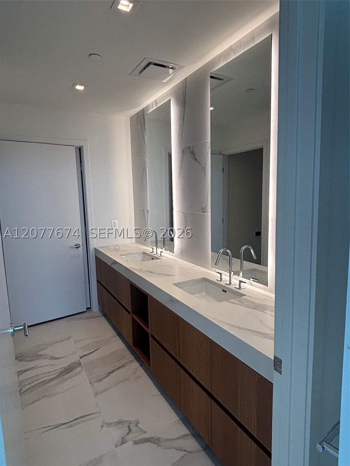 Real estate property located at 1400 Biscayne Blvd #2106, Miami-dade, A S C Tr, Miami, FL