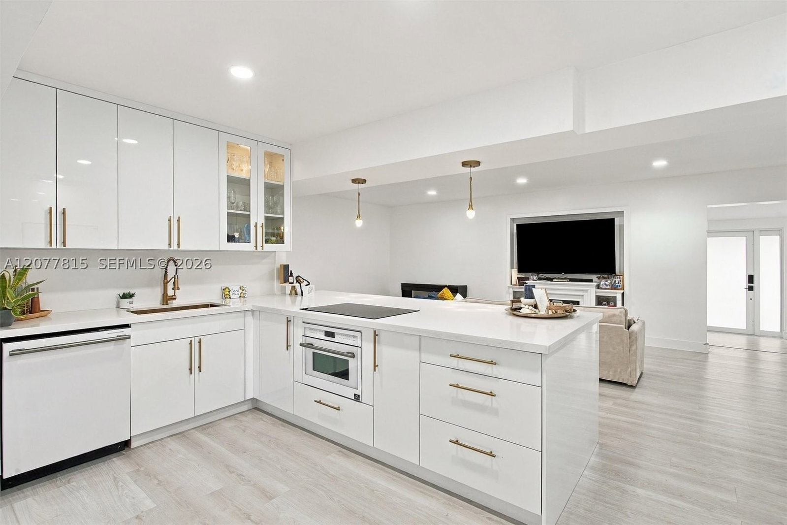 Real estate property located at 4035 108th Ave, Miami-dade, Westwood Lake 2nd Addn, Miami, FL