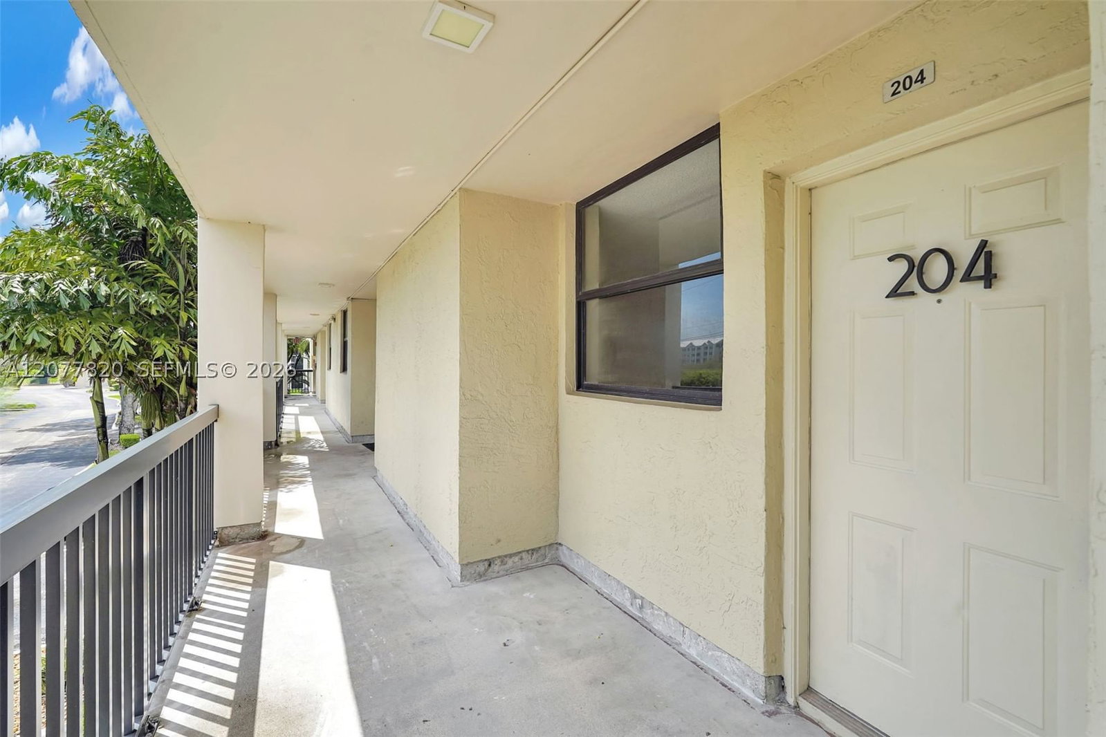Real estate property located at 117 Lake Emerald Dr #204, Broward, Lake Emerald Condominium, Oakland Park, FL
