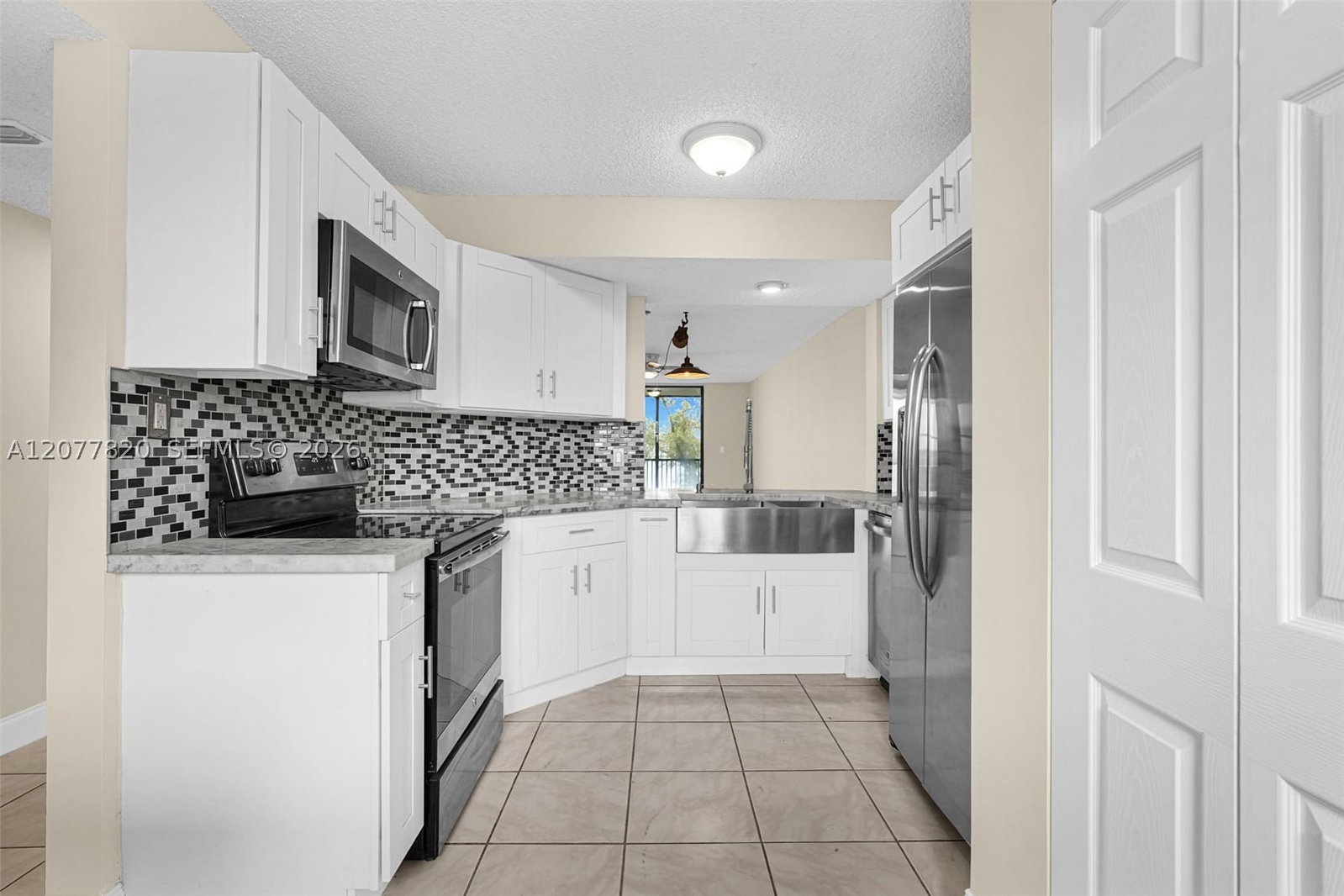 Real estate property located at 117 Lake Emerald Dr #204, Broward, Lake Emerald Condominium, Oakland Park, FL