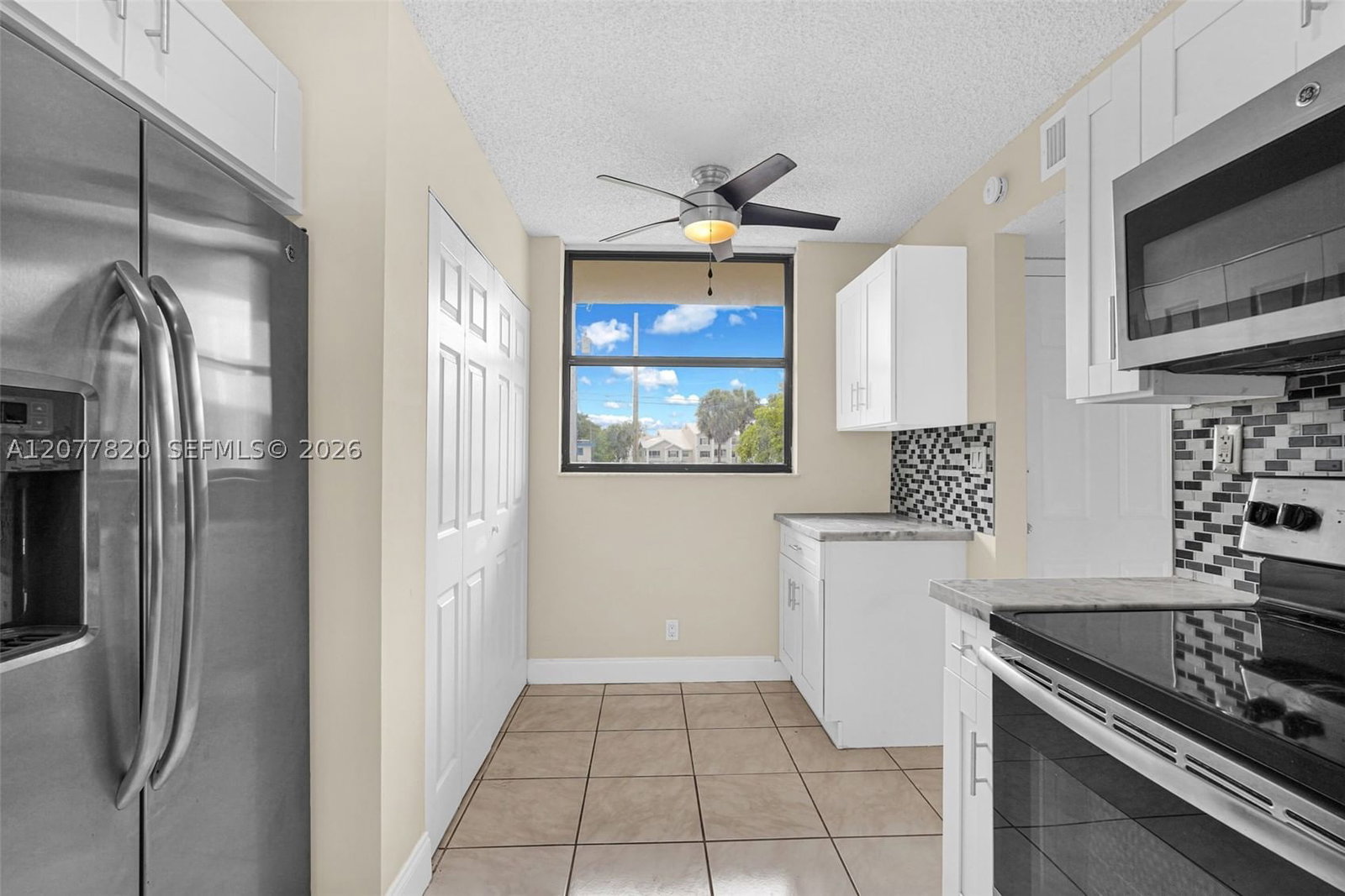 Real estate property located at 117 Lake Emerald Dr #204, Broward, Lake Emerald Condominium, Oakland Park, FL
