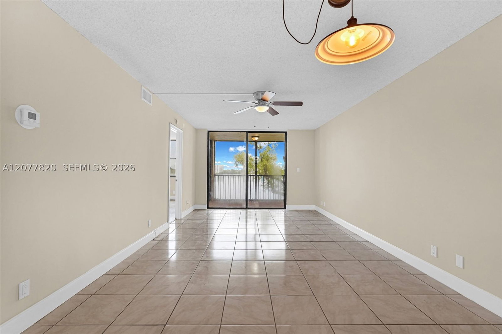 Real estate property located at 117 Lake Emerald Dr #204, Broward, Lake Emerald Condominium, Oakland Park, FL