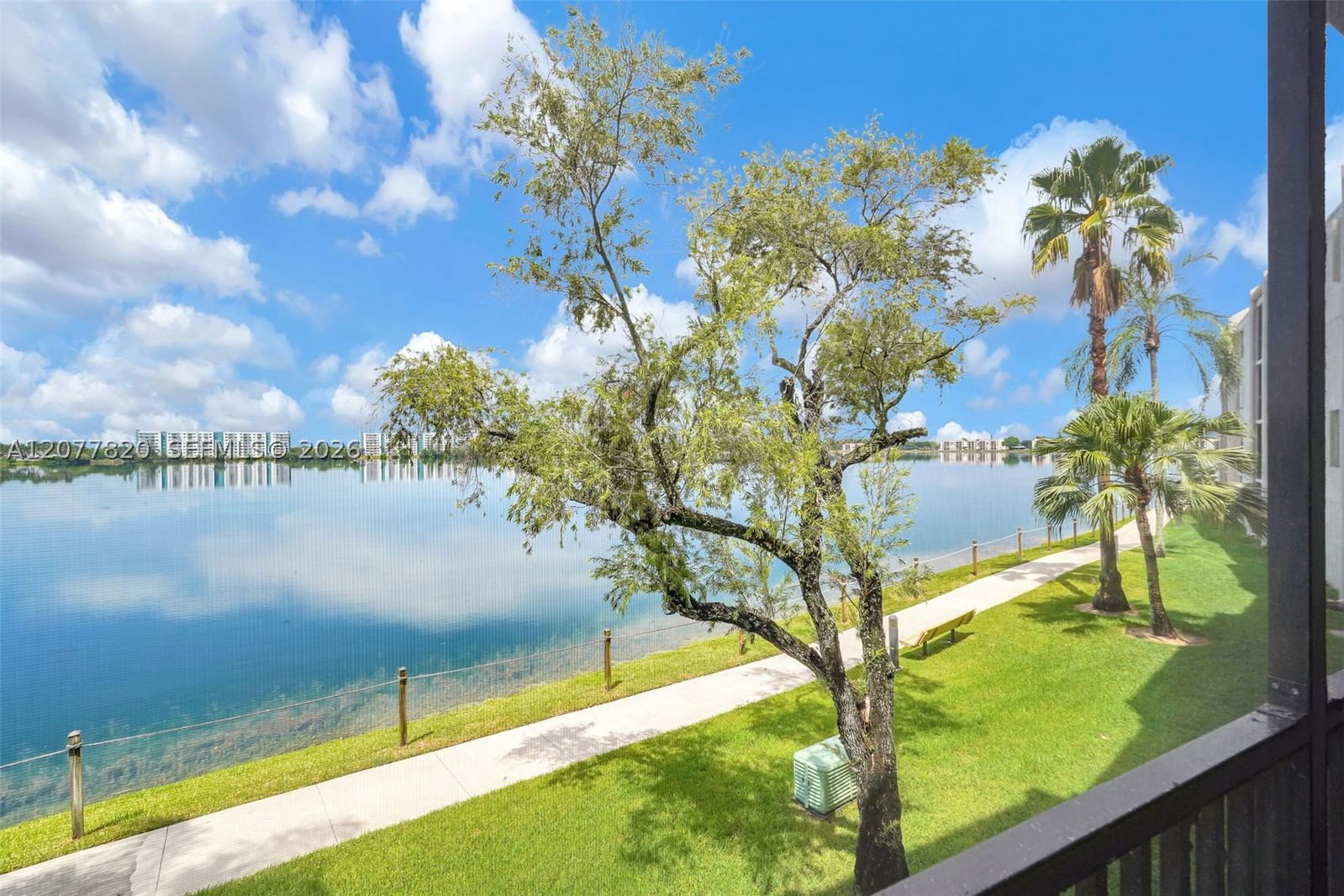 Real estate property located at 117 Lake Emerald Dr #204, Broward, Lake Emerald Condominium, Oakland Park, FL