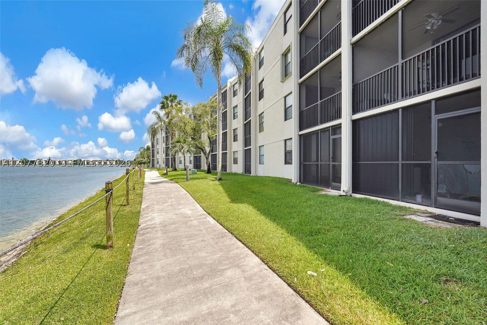 Real estate property located at 117 Lake Emerald Dr #204, Broward, Lake Emerald Condominium, Oakland Park, FL