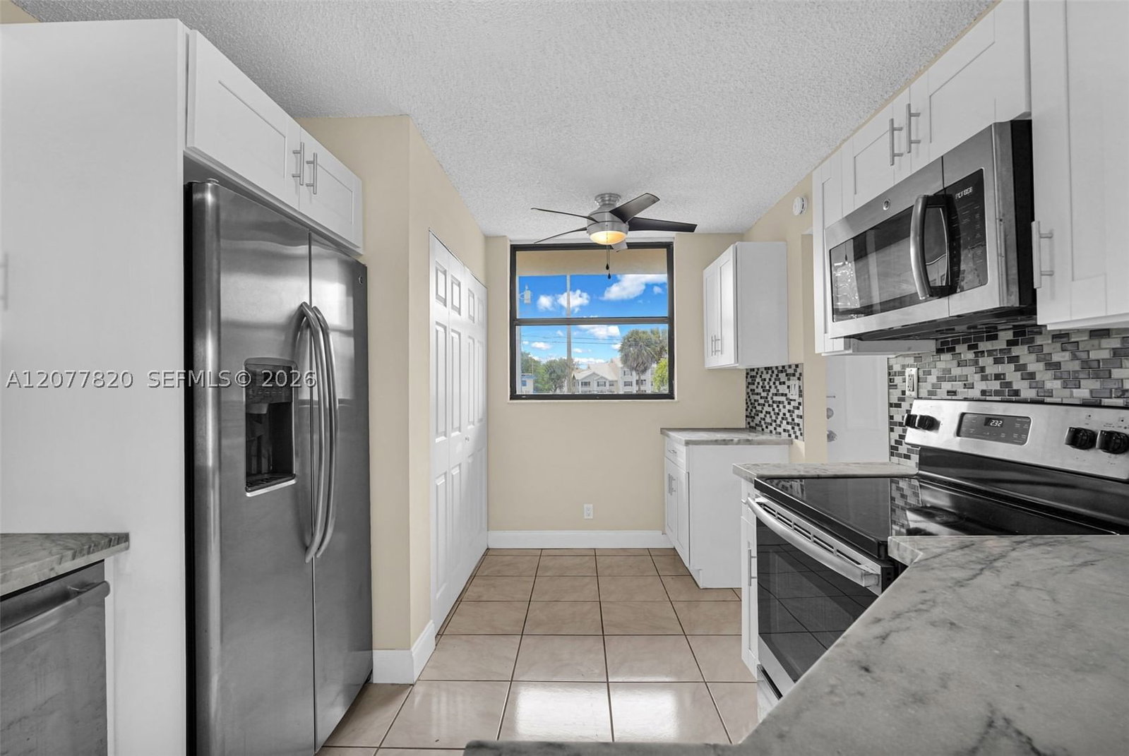 Real estate property located at 117 Lake Emerald Dr #204, Broward, Lake Emerald Condominium, Oakland Park, FL