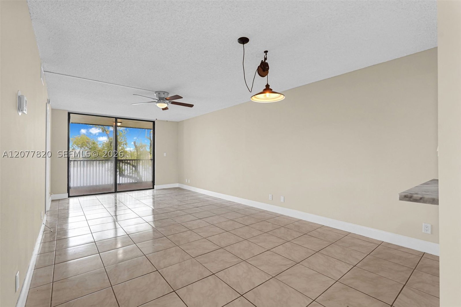 Real estate property located at 117 Lake Emerald Dr #204, Broward, Lake Emerald Condominium, Oakland Park, FL