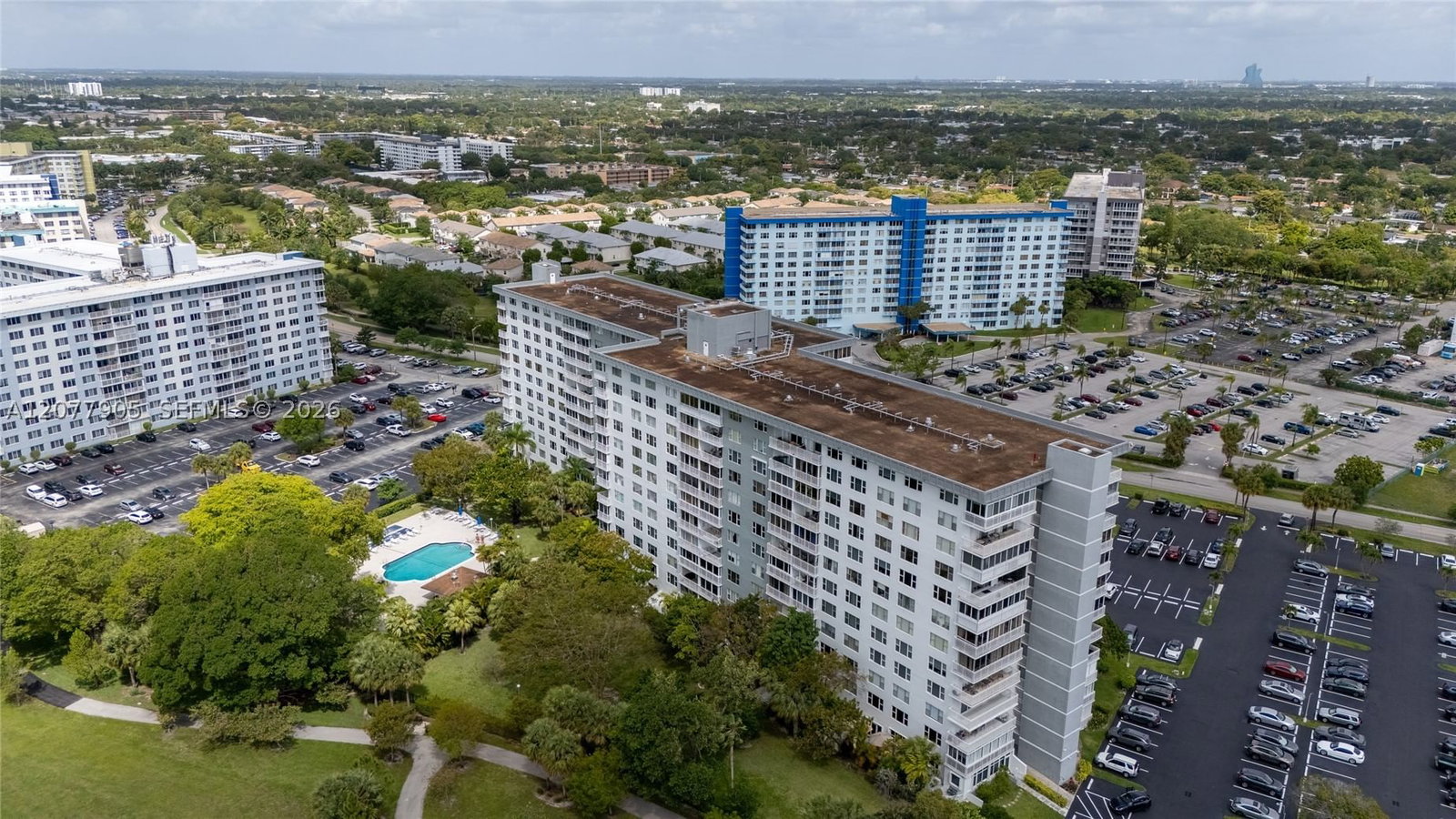 Real estate property located at 3800 Hillcrest Dr #412, Broward, Hillcrest East No 25 Cond, Hollywood, FL