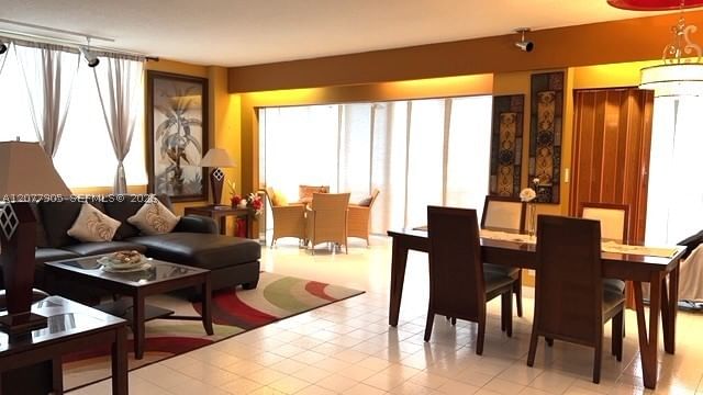 Real estate property located at 3800 Hillcrest Dr #412, Broward, Hillcrest East No 25 Cond, Hollywood, FL
