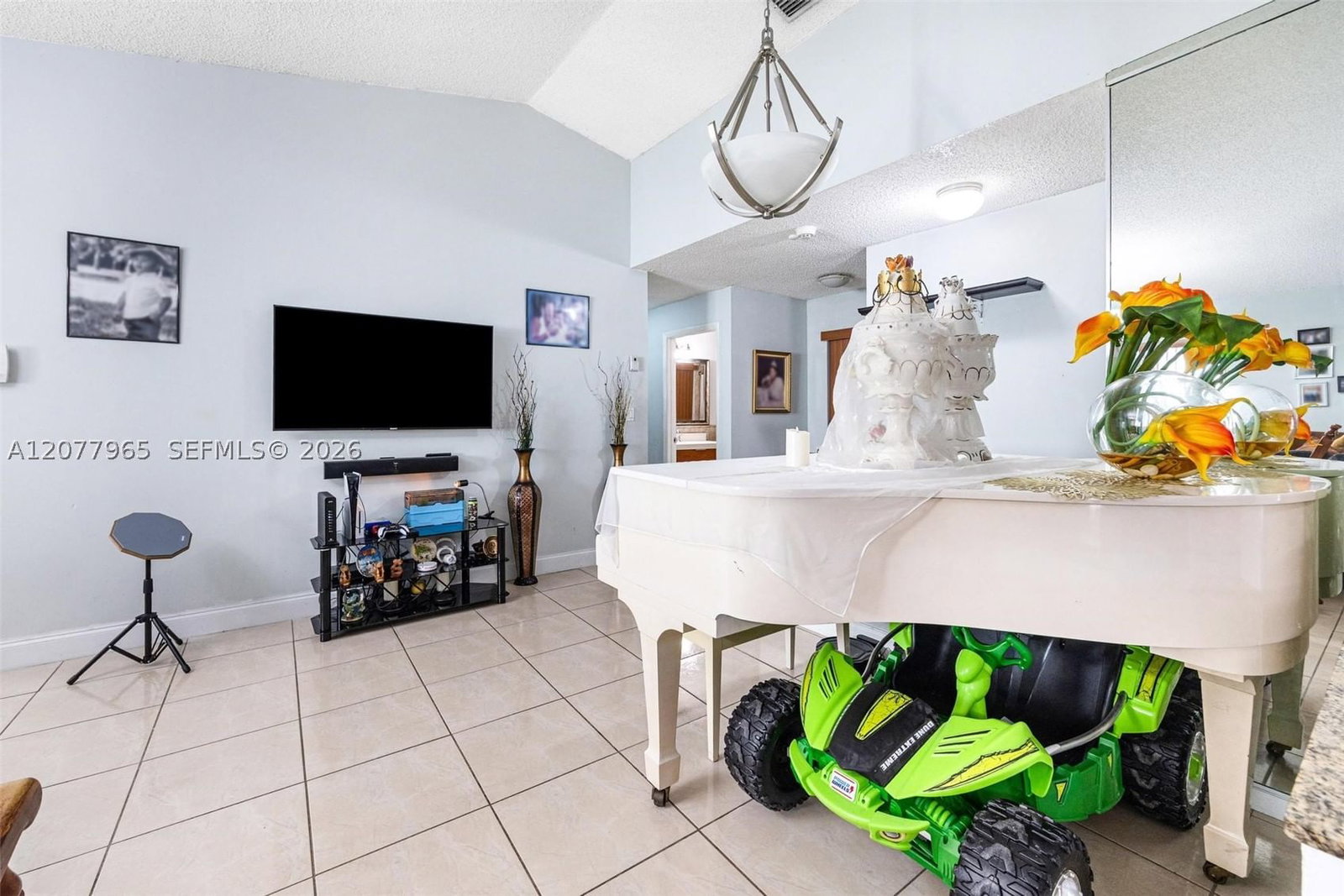 Real estate property located at 14217 102nd St, Miami-dade, Kendale Best No 2, Miami, FL