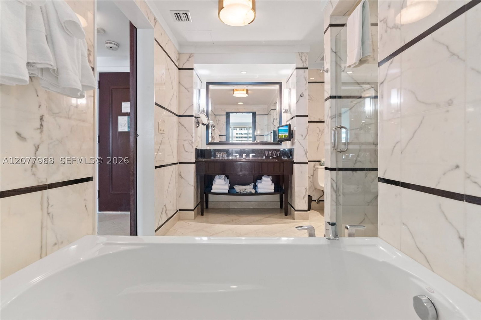 Real estate property located at 4391 Collins Ave #803, Miami-dade, Fontainebleau Iii, Miami Beach, FL