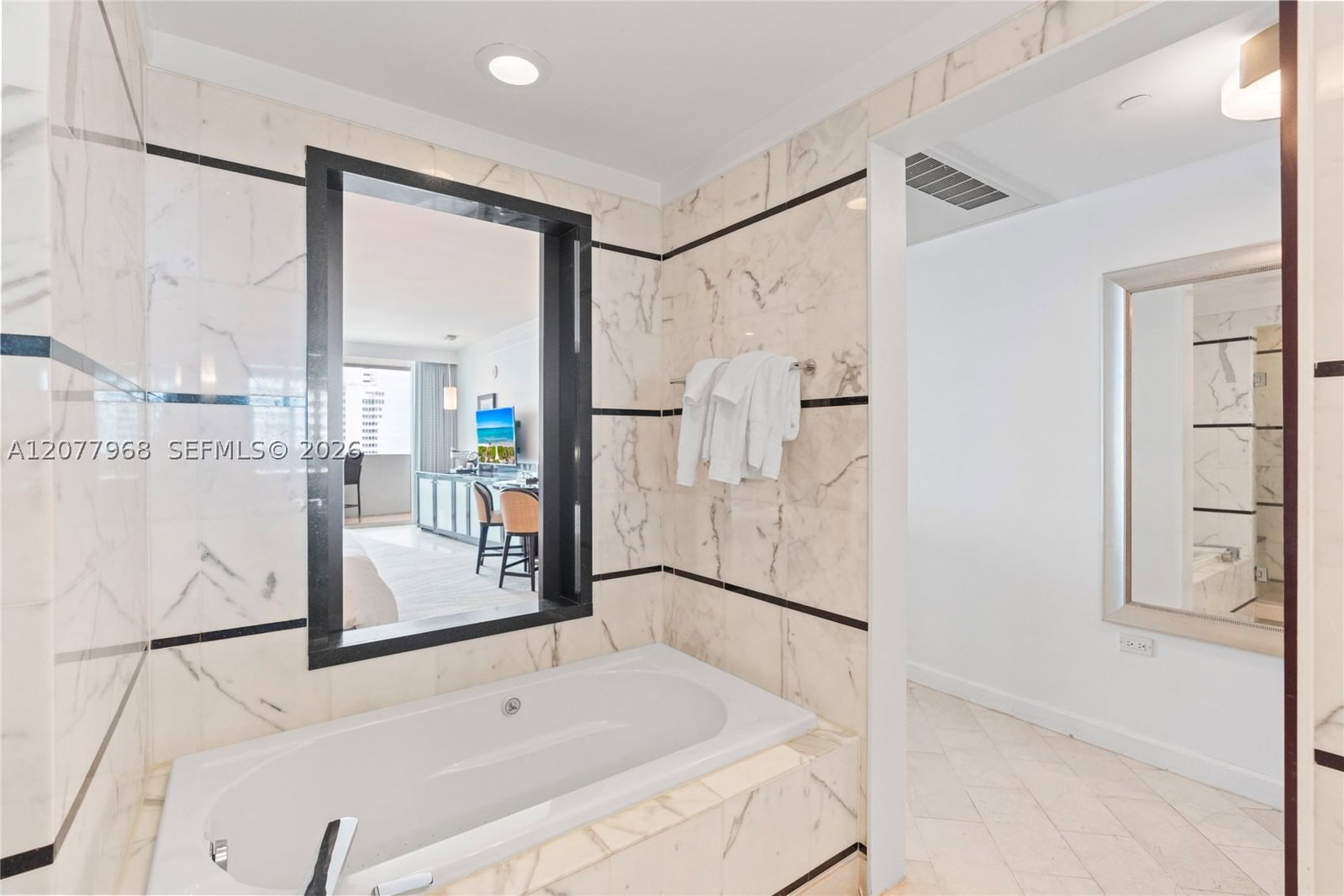 Real estate property located at 4391 Collins Ave #803, Miami-dade, Fontainebleau Iii, Miami Beach, FL