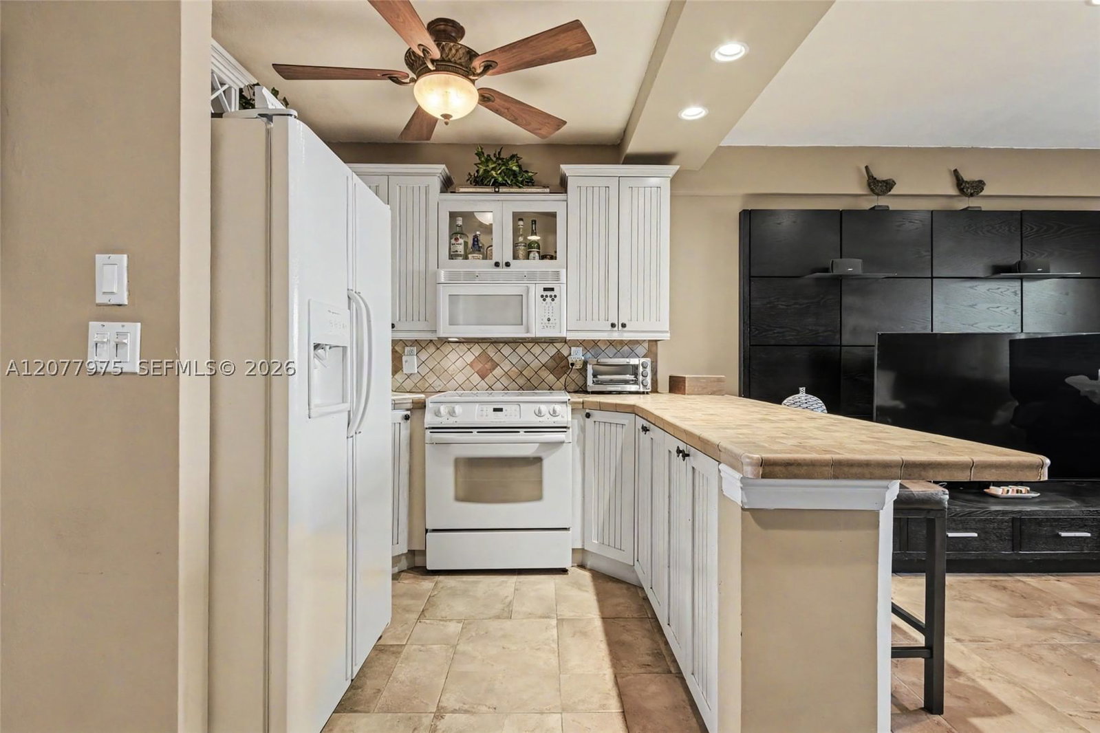 Real estate property located at 1801 Surf Rd #2G, Broward, Foxglove Co-op, Hollywood, FL