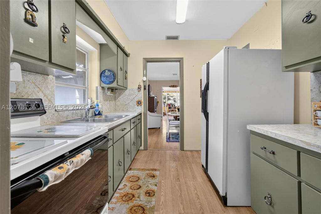 Real estate property located at 4940 5th Ter, Miami-dade, Trail Granada Addn, Miami, FL
