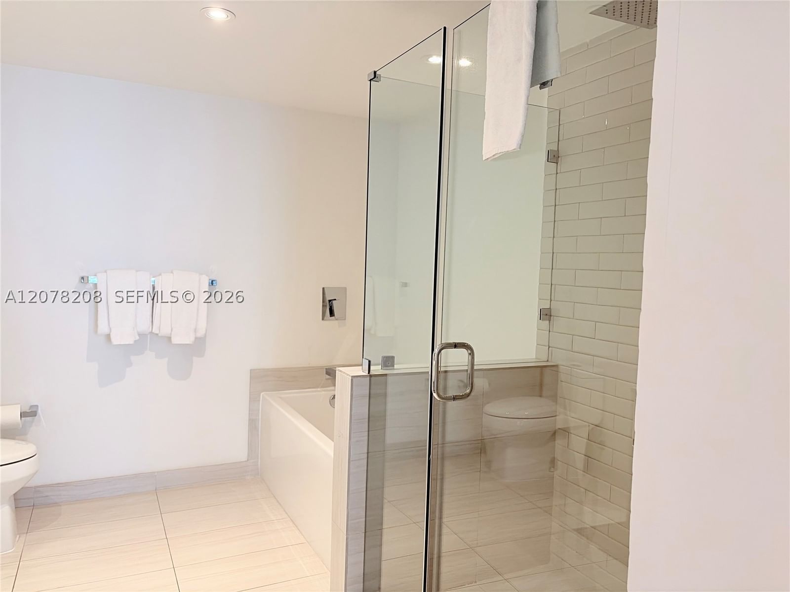 Real estate property located at 4010 Ocean Dr R1103, Broward, 4010 South Ocean Condo, Hollywood, FL