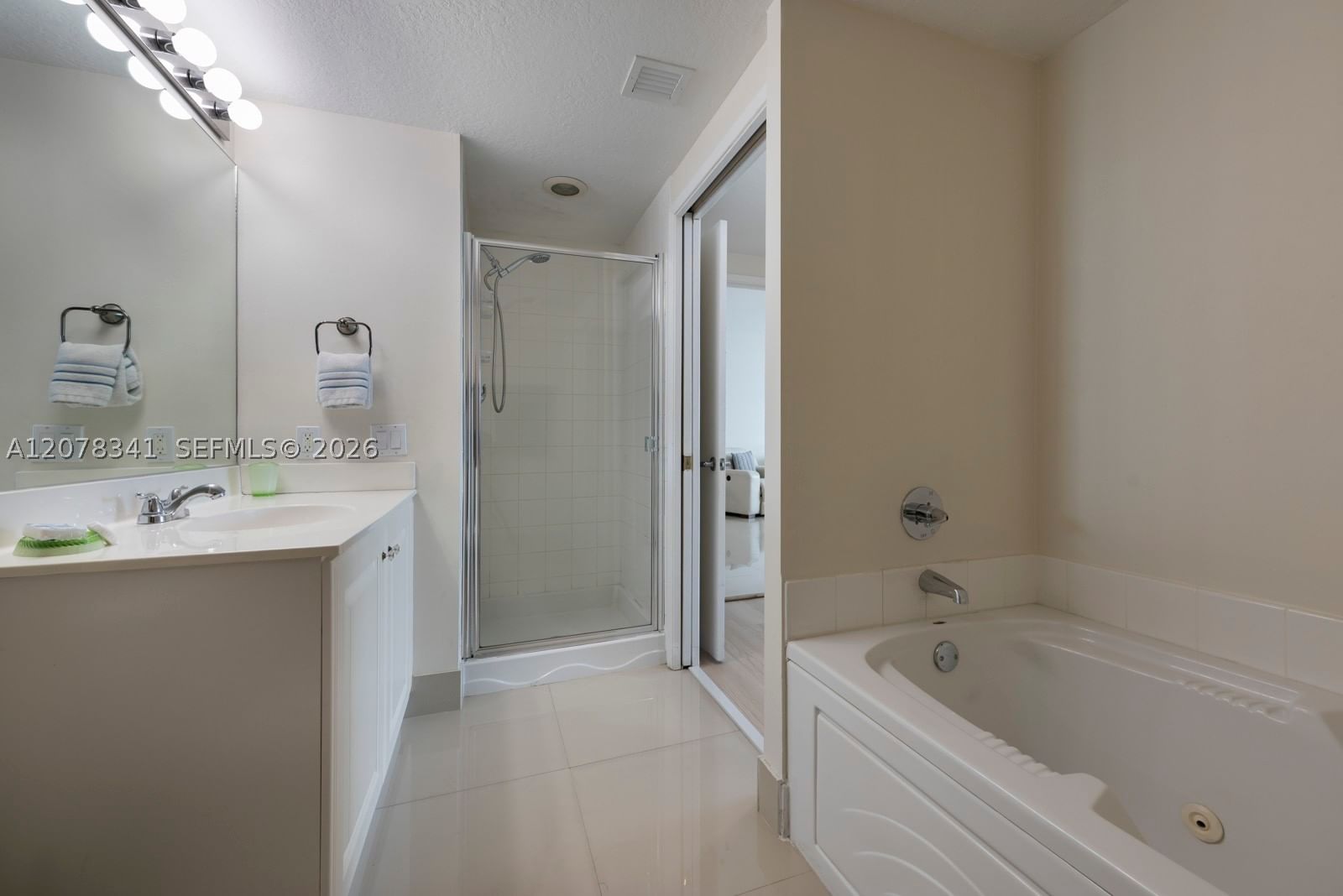 Real estate property located at 18100 Bay Rd #1009, Miami-dade, Marina Bay Club Condo Hot, Sunny Isles Beach, FL