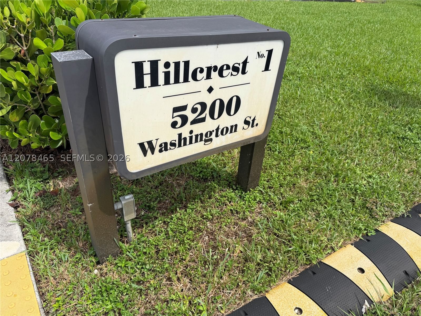 Real estate property located at 5200 Washington St #207, Broward, Hillcrest Condo No 1, Hollywood, FL