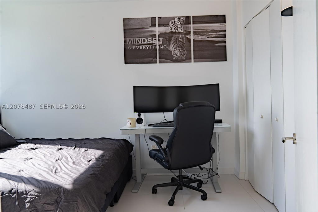 Real estate property located at 501 31st St #1209, Miami-dade, Paraiso Bayviews Condo, Miami, FL
