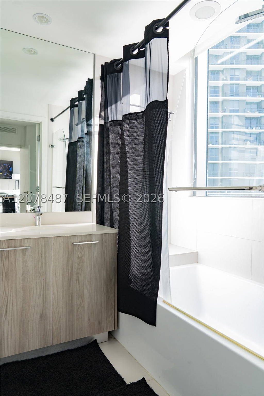 Real estate property located at 501 31st St #1209, Miami-dade, Paraiso Bayviews Condo, Miami, FL