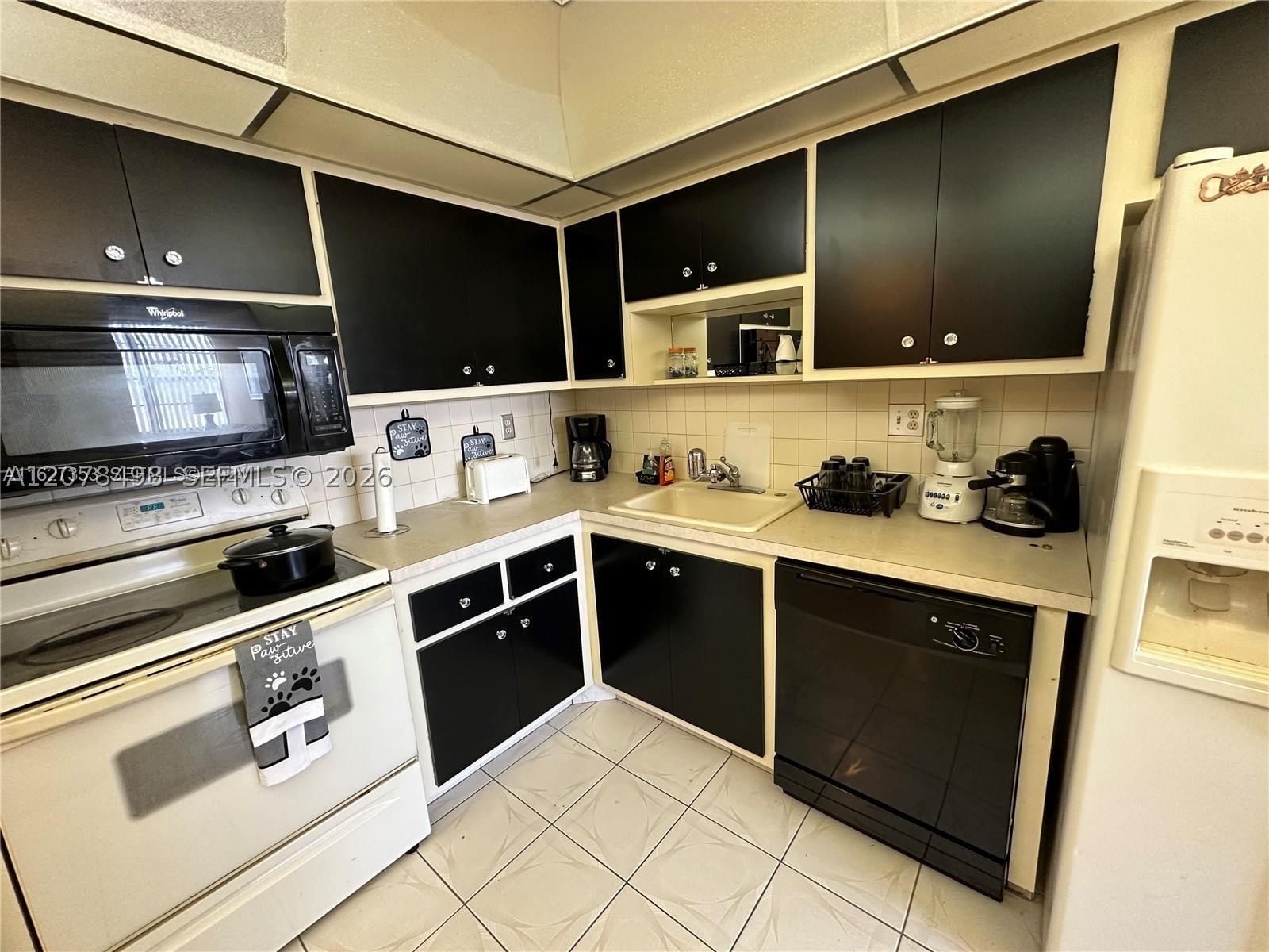 Real estate property located at 2741 Taft St #212, Broward, Watergate Condominium No, Hollywood, FL