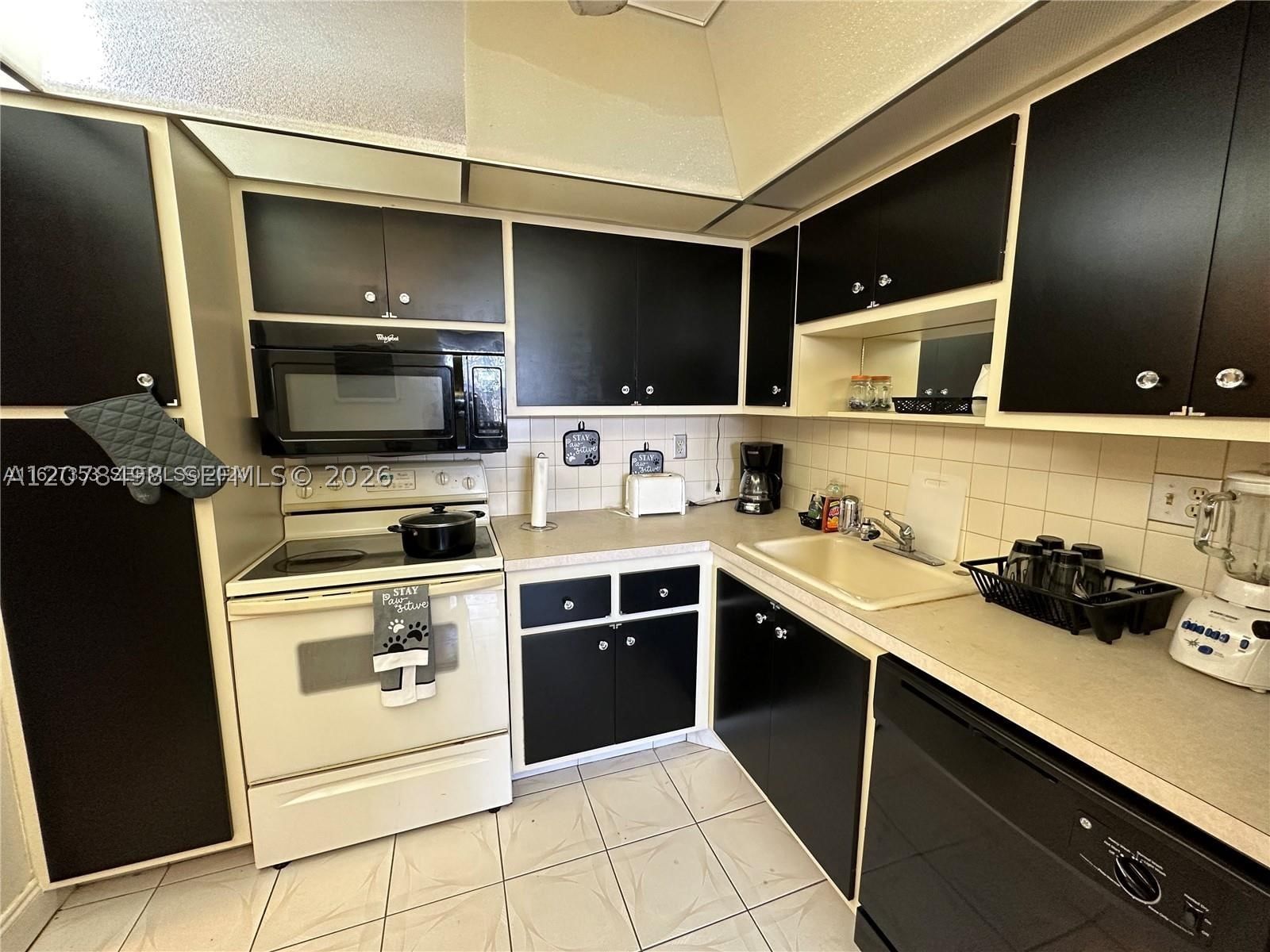 Real estate property located at 2741 Taft St #212, Broward, Watergate Condominium No, Hollywood, FL
