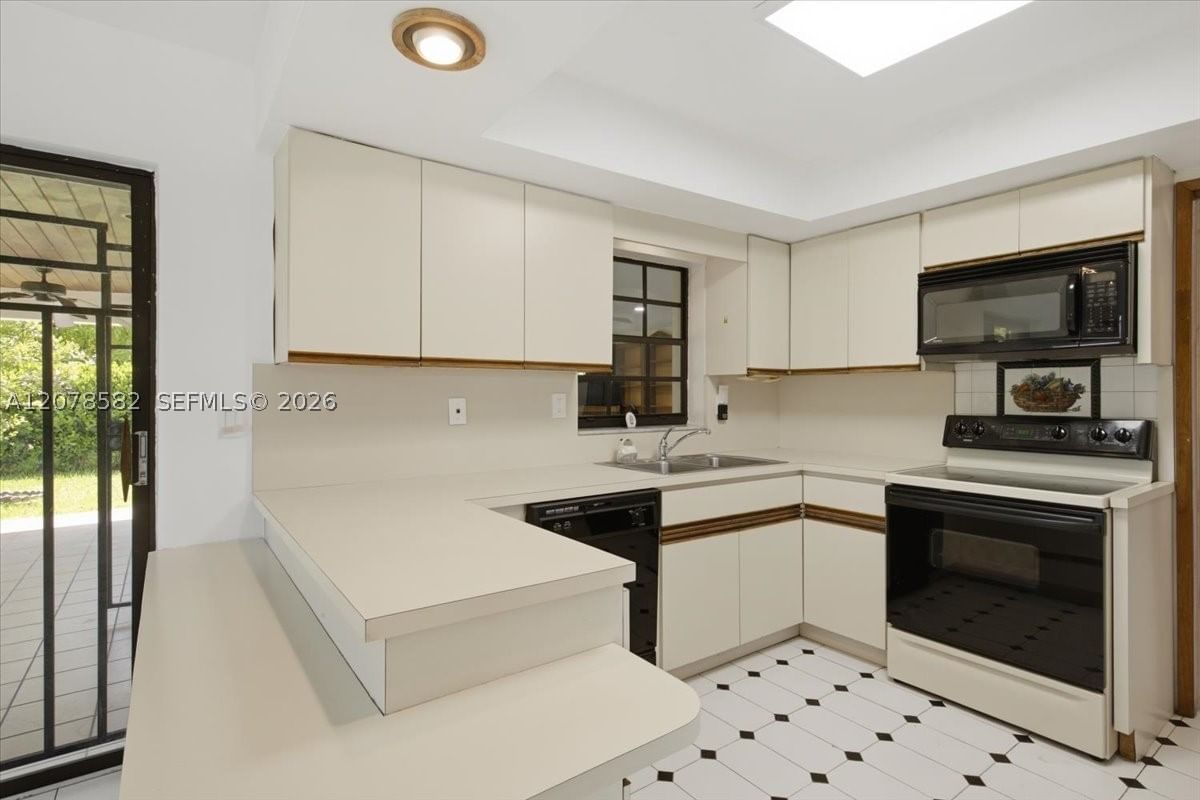 Real estate property located at 3625 122nd Pl, Miami-dade, Southern Ests 3rd Addn, Miami, FL
