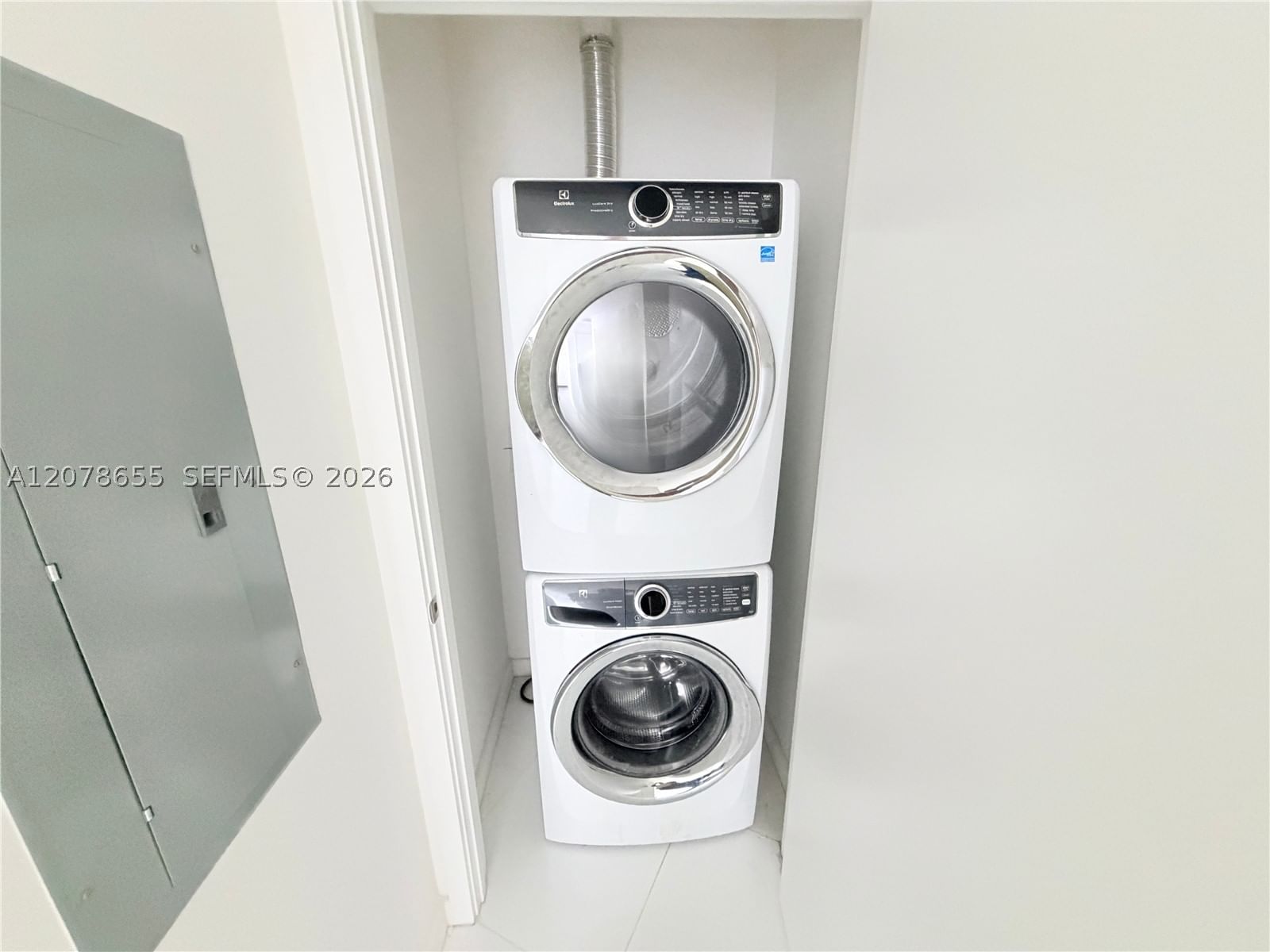 Real estate property located at 851 1st Ave #3202, Miami-dade, Paramount Miami World, Miami, FL