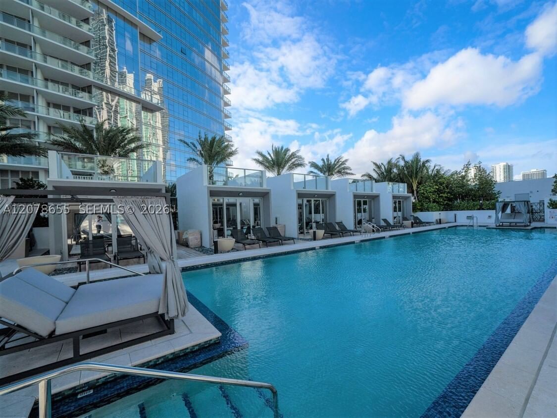 Real estate property located at 851 1st Ave #3202, Miami-dade, Paramount Miami World, Miami, FL