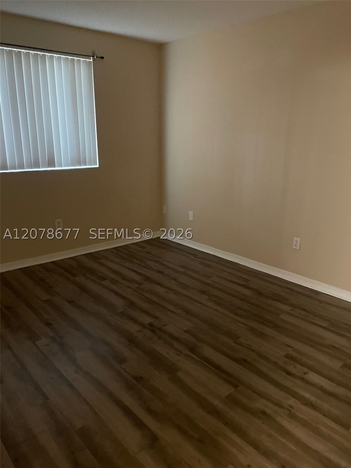 Real estate property located at 2640 University Dr #113, Broward, Royal Grand Condo, Davie, FL