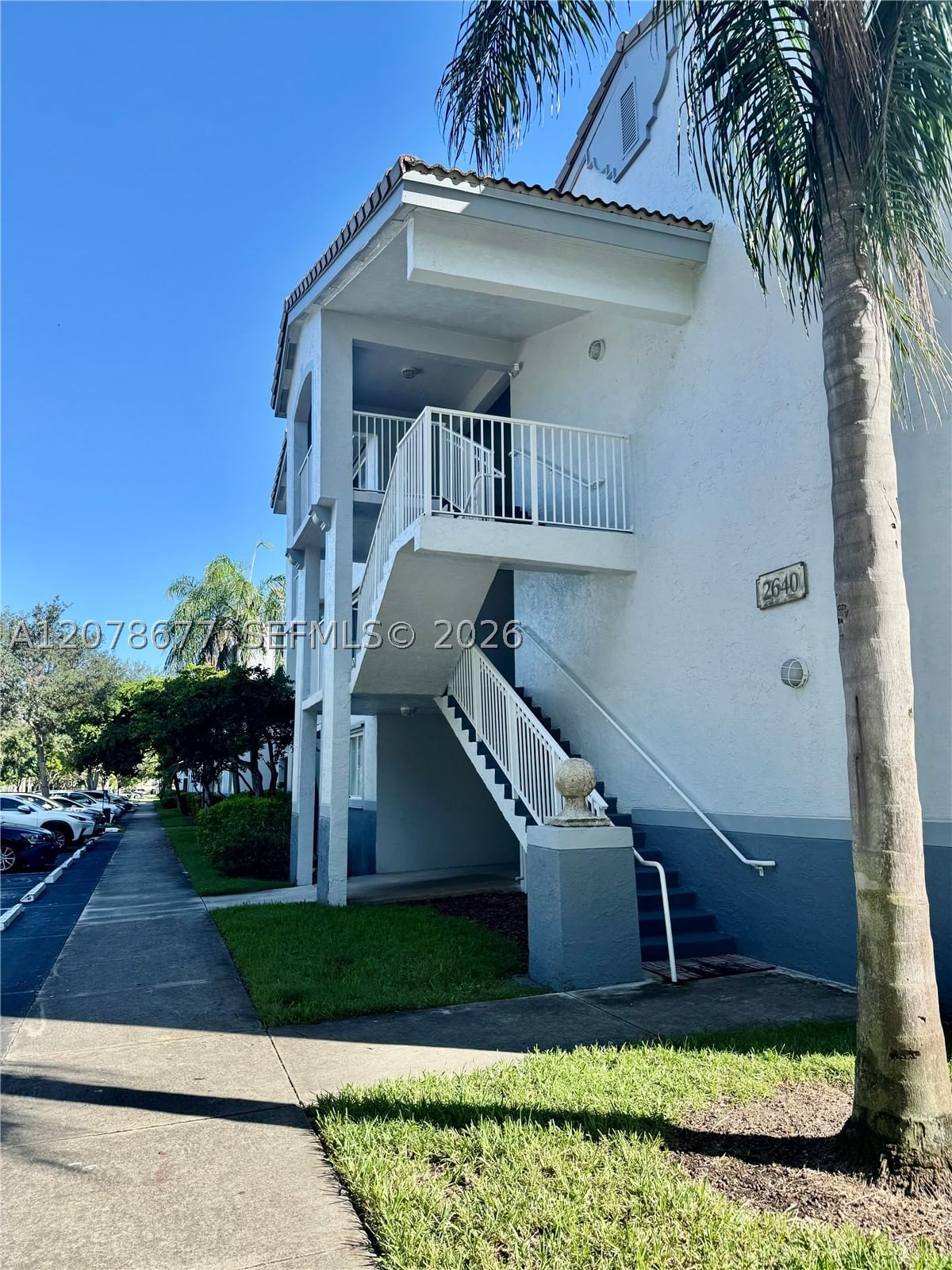 Real estate property located at 2640 University Dr #113, Broward, Royal Grand Condo, Davie, FL