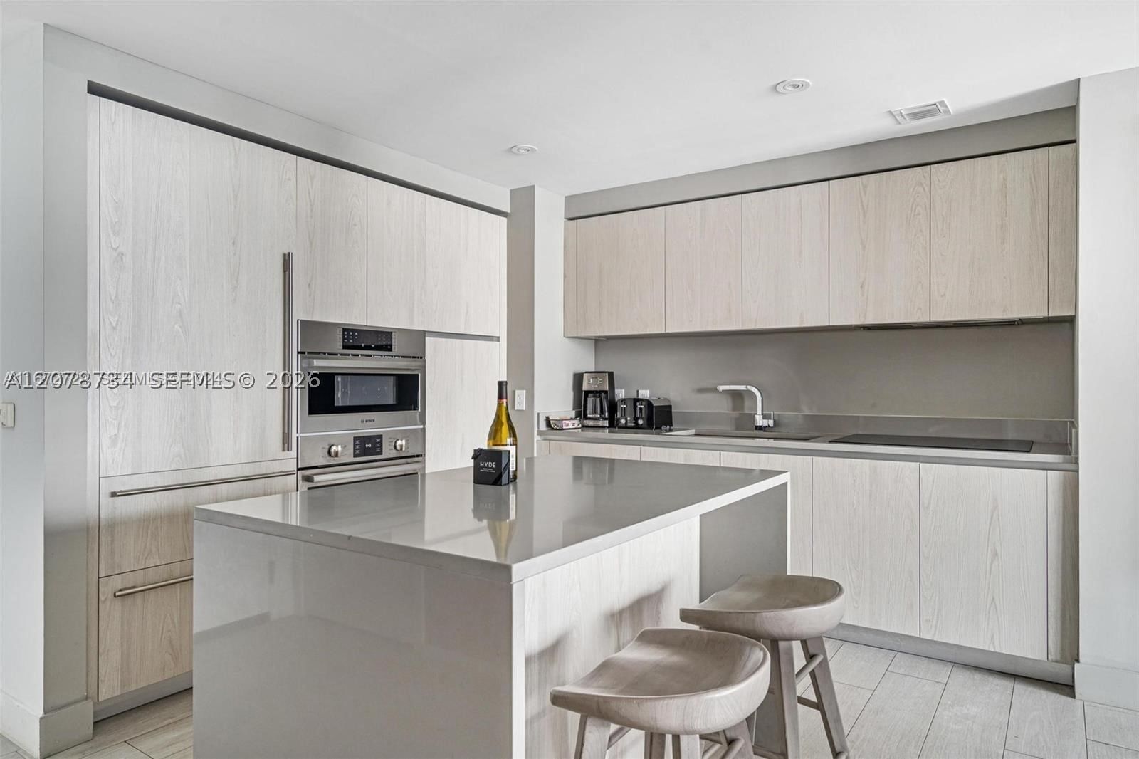 Real estate property located at 4010 Ocean Dr R2507, Broward, 4010 South Ocean Condo, Hollywood, FL