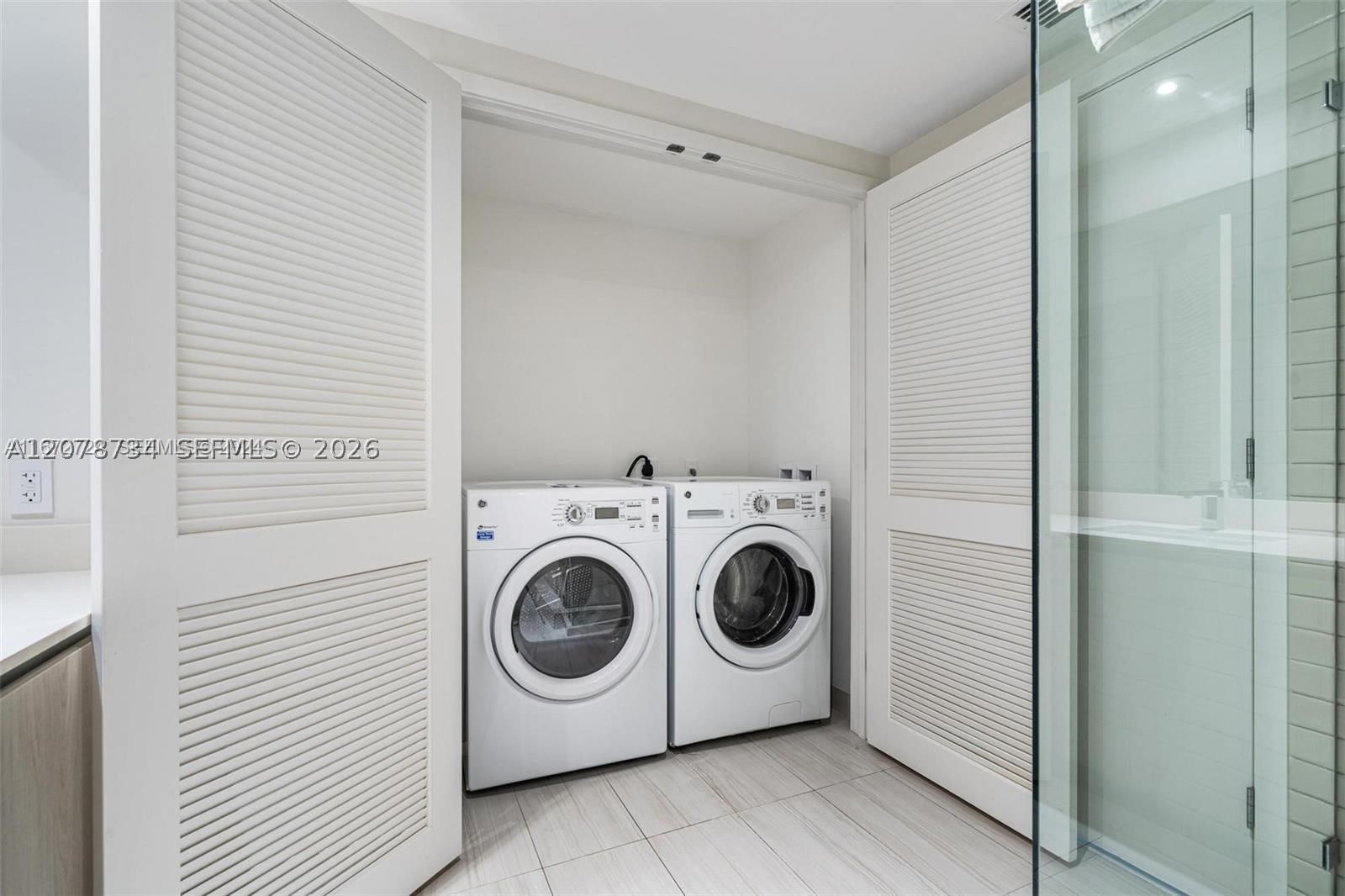 Real estate property located at 4010 Ocean Dr R2507, Broward, 4010 South Ocean Condo, Hollywood, FL