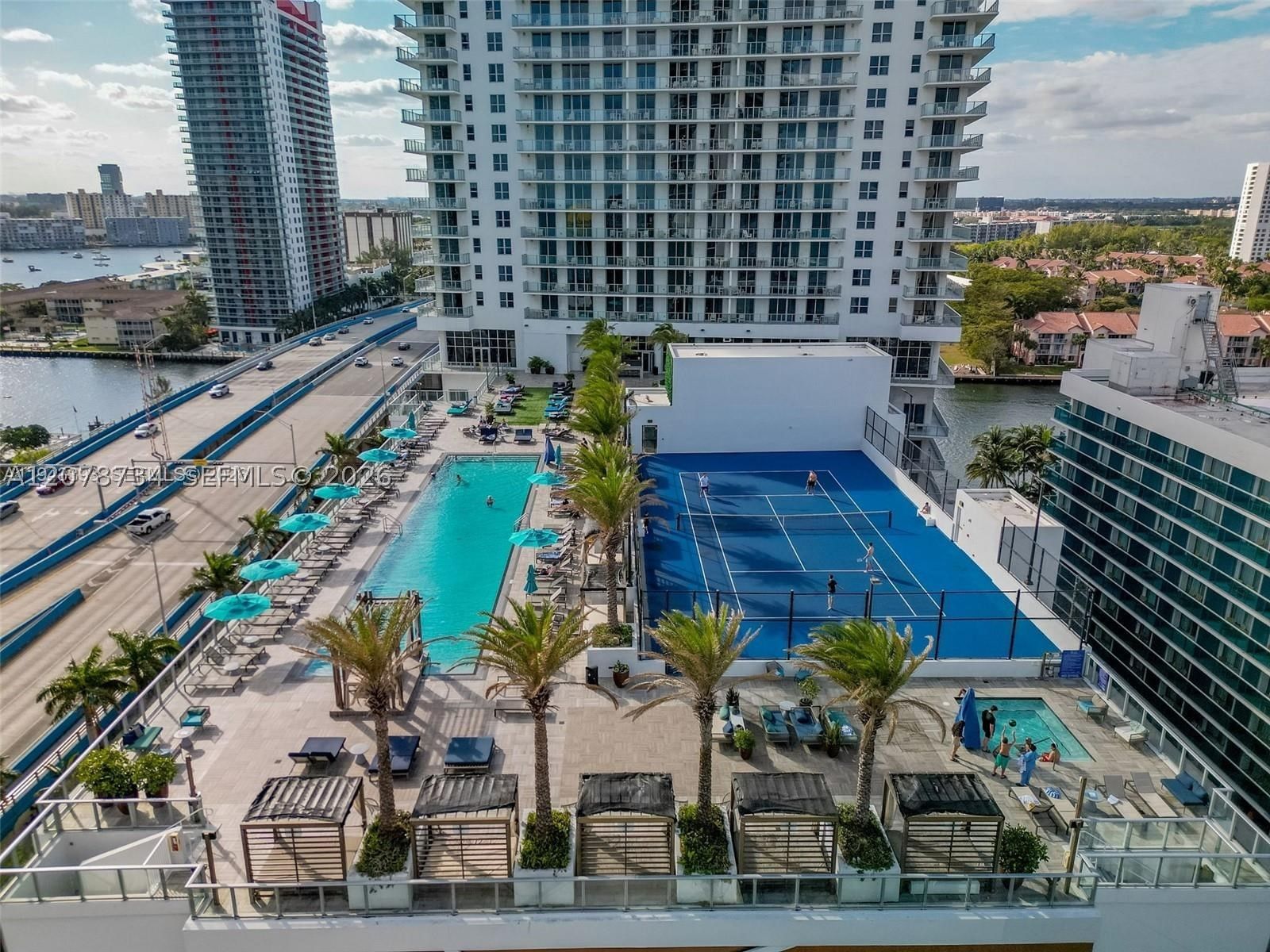 Real estate property located at 4010 Ocean Dr R2507, Broward, 4010 South Ocean Condo, Hollywood, FL