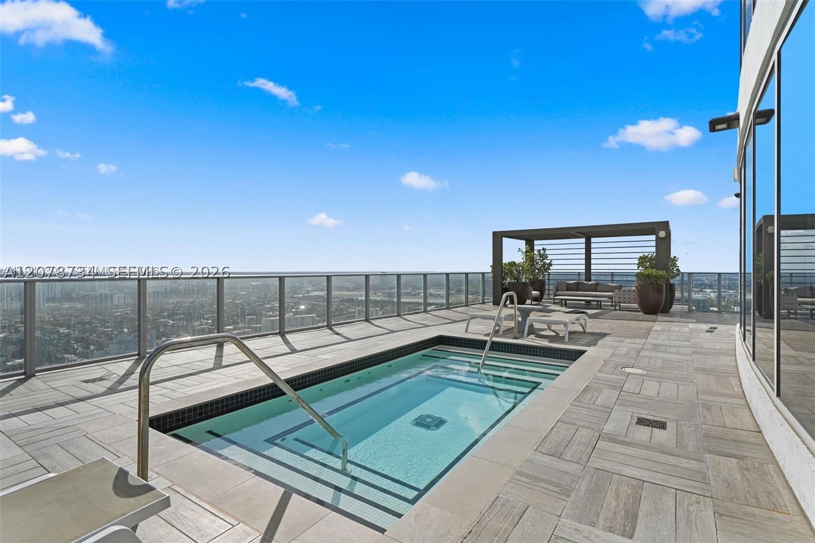 Real estate property located at 4010 Ocean Dr R2507, Broward, 4010 South Ocean Condo, Hollywood, FL