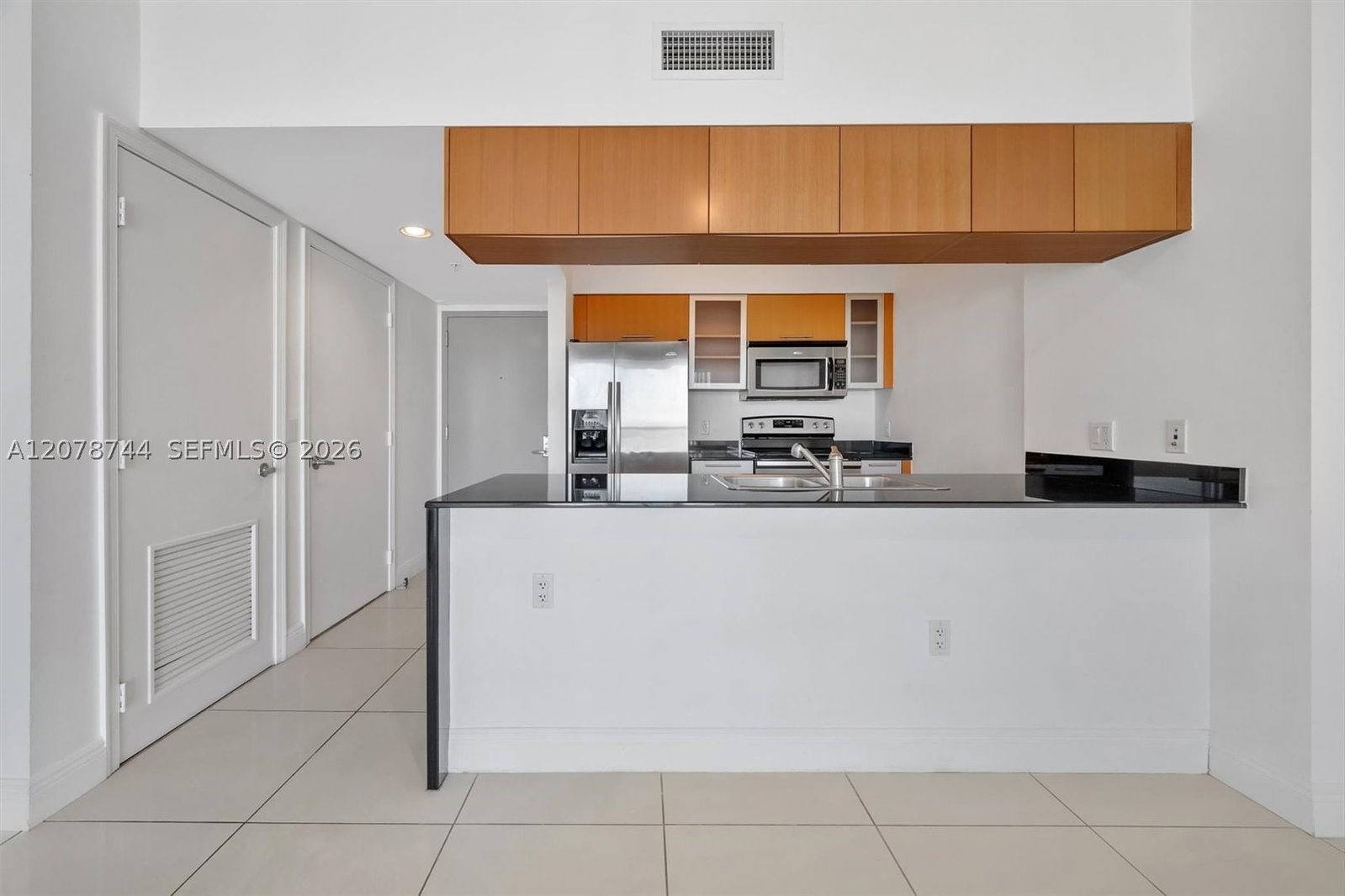 Real estate property located at 1750 Bayshore Dr #4011, Miami-dade, Opera Tower Condo, Miami, FL