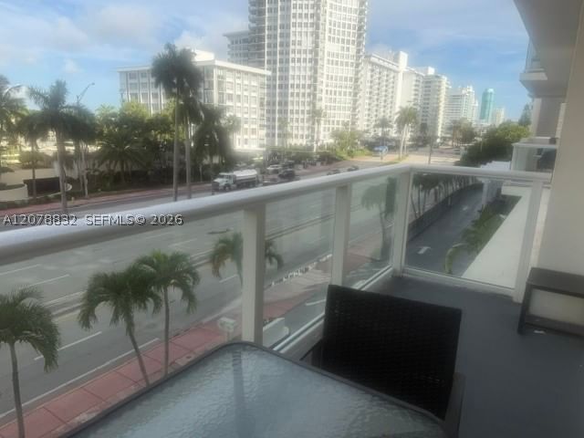 Real estate property located at 5601 Collins Ave #415, Miami-dade, The Pavilion Condo, Miami Beach, FL