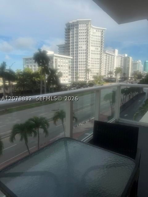 Real estate property located at 5601 Collins Ave #415, Miami-dade, The Pavilion Condo, Miami Beach, FL