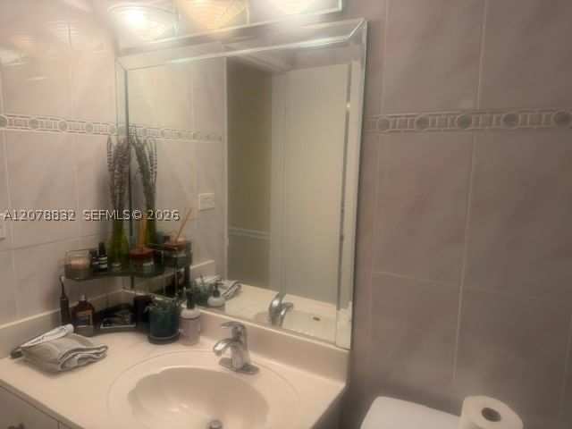 Real estate property located at 5601 Collins Ave #415, Miami-dade, The Pavilion Condo, Miami Beach, FL