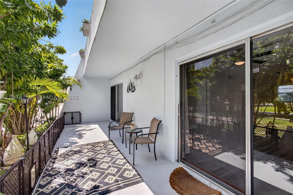 Real estate property located at 725 Hummingbird Way #109, Palm Beach, Lori-lynn Condo, North Palm Beach, FL