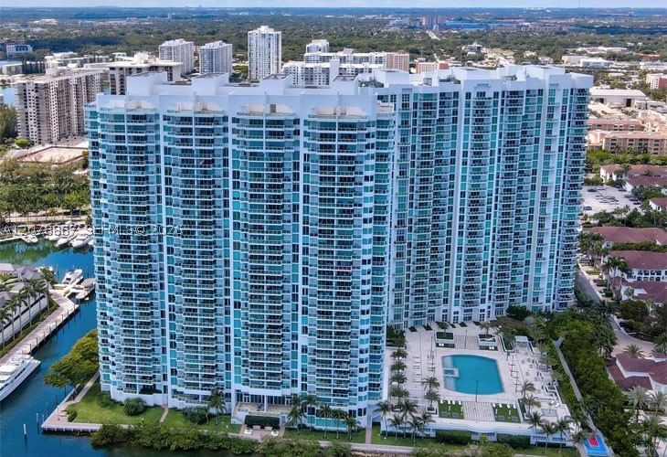 Real estate property located at 3301 183rd St #1105, Miami-dade, The Peninsula Ii Condo, Aventura, FL