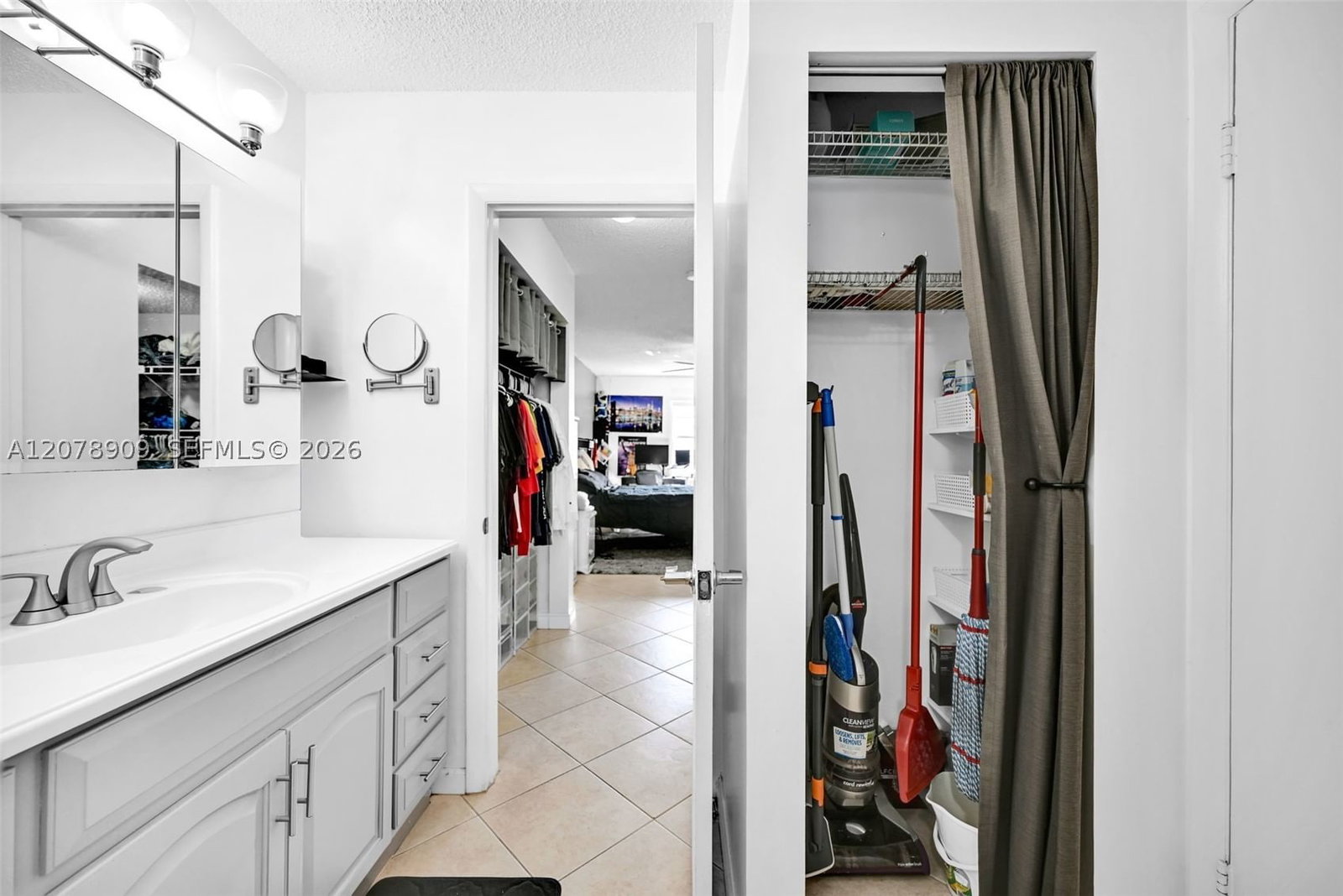 Real estate property located at 7610 Stirling Rd #206F, Broward, Countryside Condo, Davie, FL