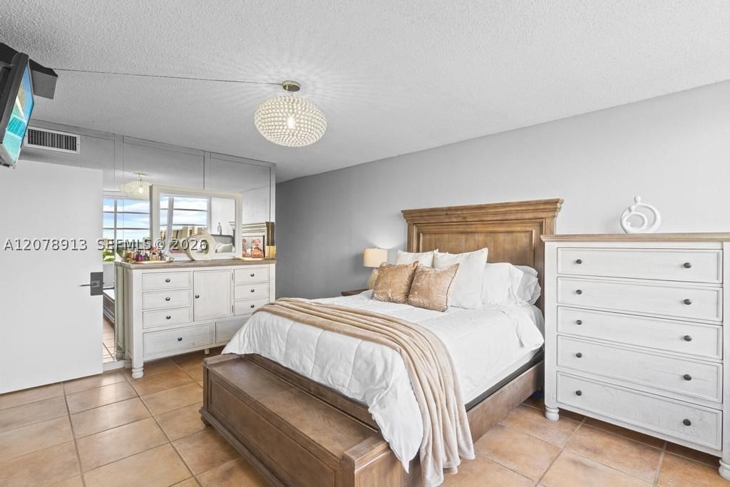 Real estate property located at 6901 Environ Blvd #7F, Broward, Environ I Condo 9, Lauderhill, FL