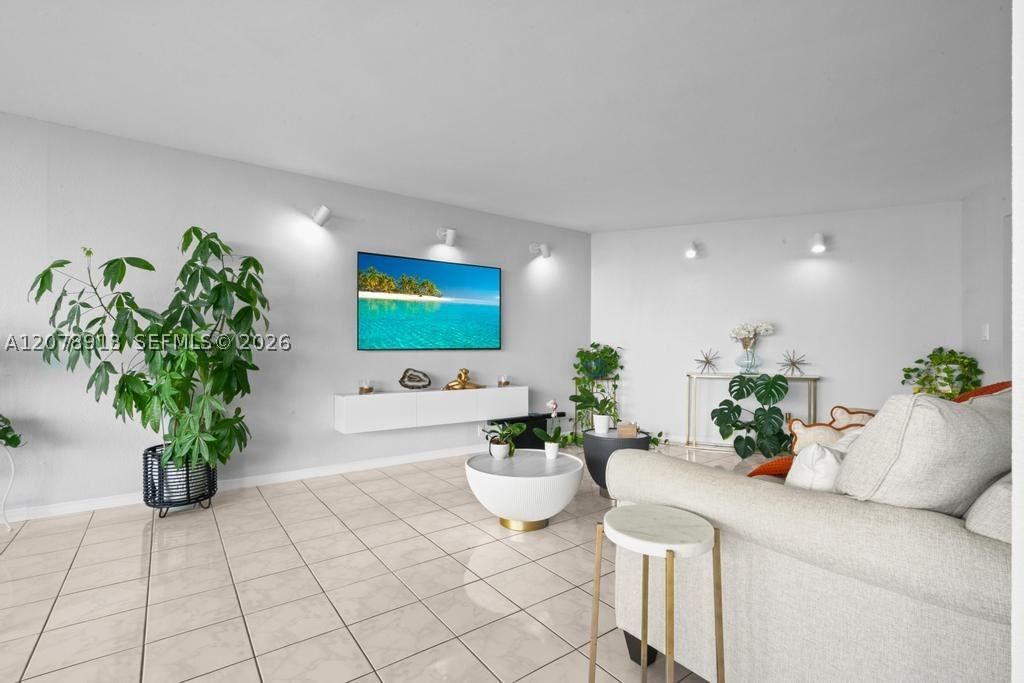 Real estate property located at 6901 Environ Blvd #7F, Broward, Environ I Condo 9, Lauderhill, FL