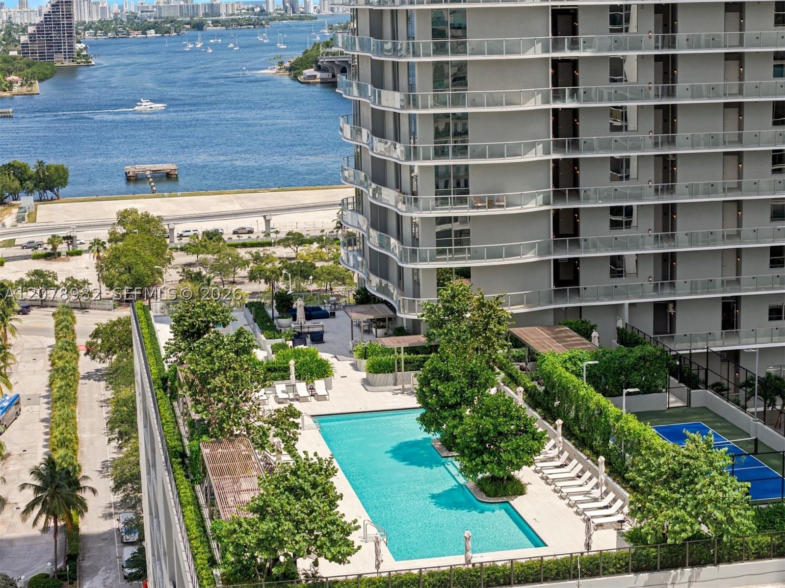 Real estate property located at 1400 Biscayne Blvd #505, Miami-dade, Casa Bella Condominium, Miami, FL