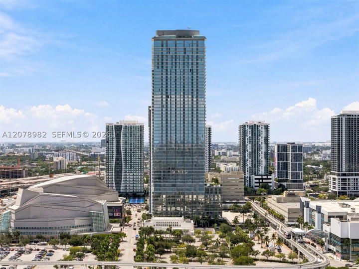 Real estate property located at 1400 Biscayne Blvd #505, Miami-dade, Casa Bella Condominium, Miami, FL